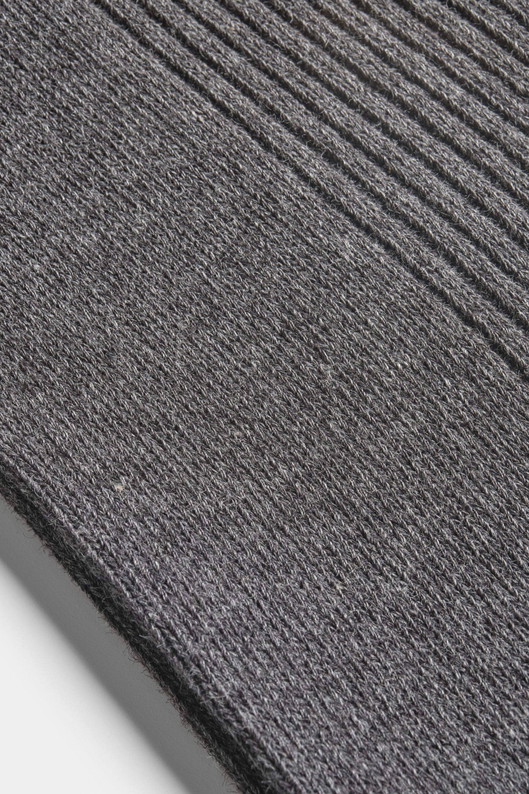 #color_Storm Grey